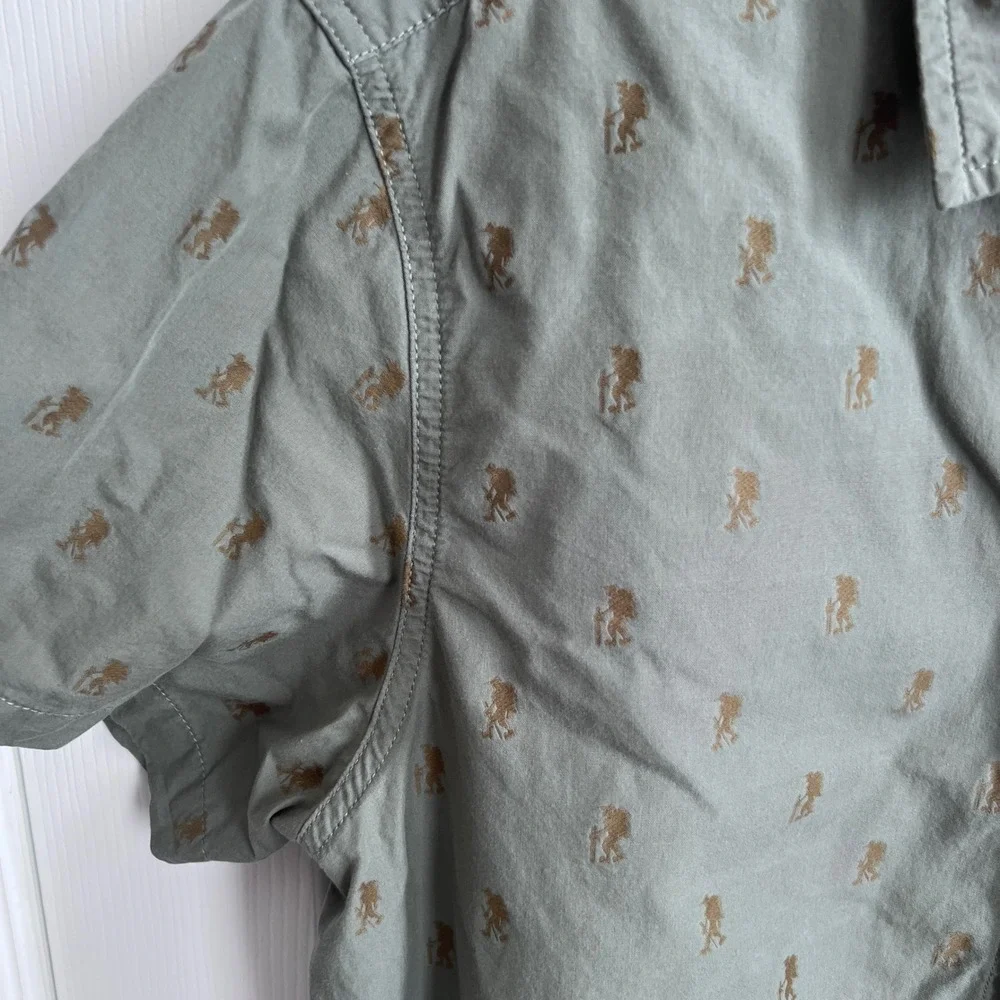 The North Face Mens Short Sleeve Button Up Shirt Green‎ Bigfoot Print Size Large